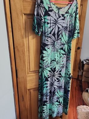 Maxi Dress with Green Leaf Print
